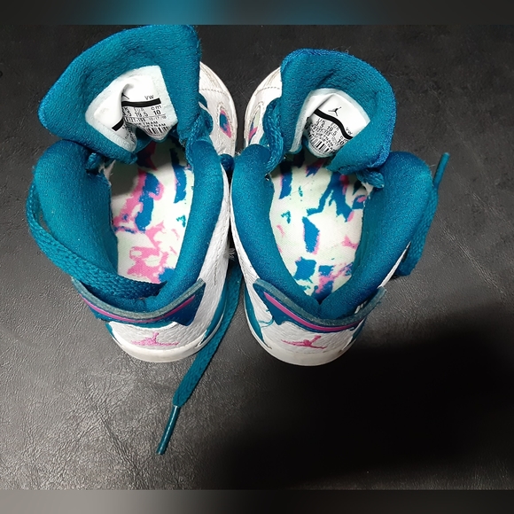 COPY - Nike Jordan's size 4c toddlers - Picture 8 of 11